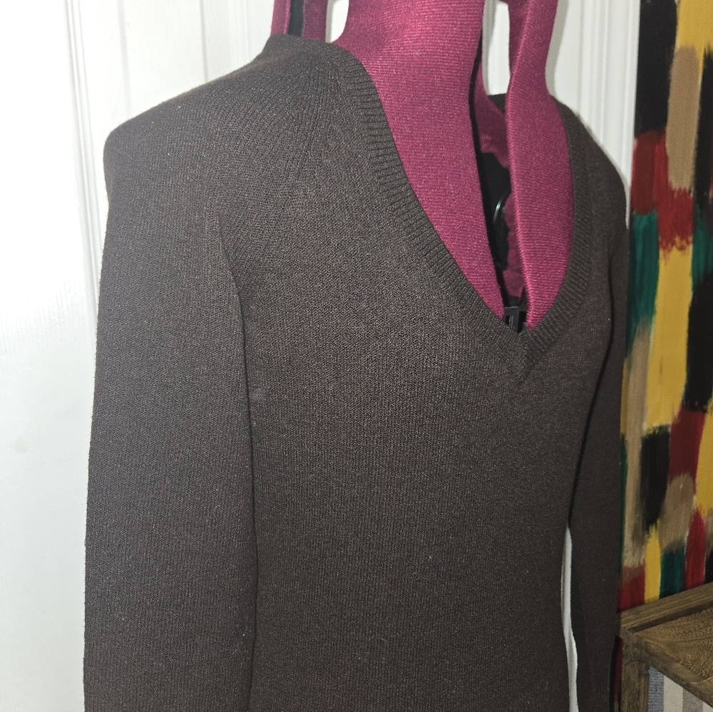 Banana Republic Merino Wool Blend Knitted V Neck Dark Brown Sweater - Picture 2 of 7